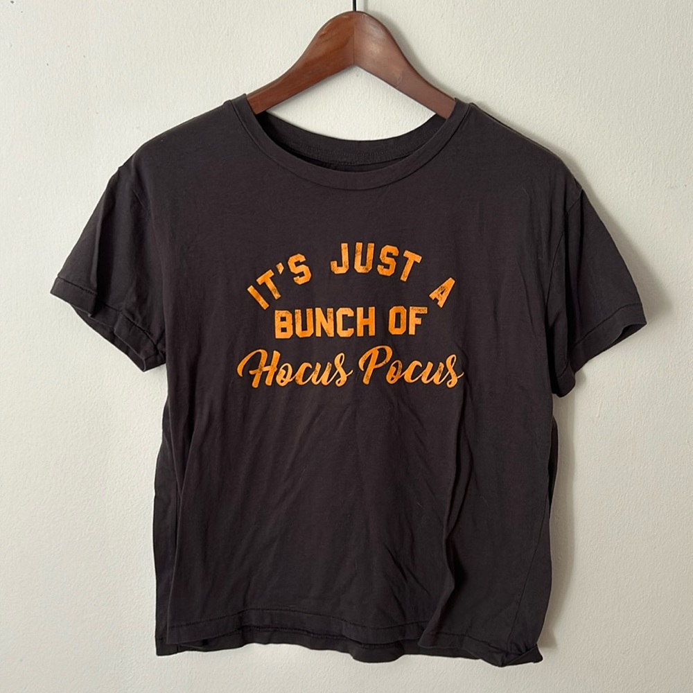Hocus pocus t-shirt, size large.
